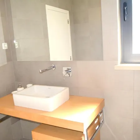With 4 Bedrooms In With Private Pool Enclosed Garden And Wifi *