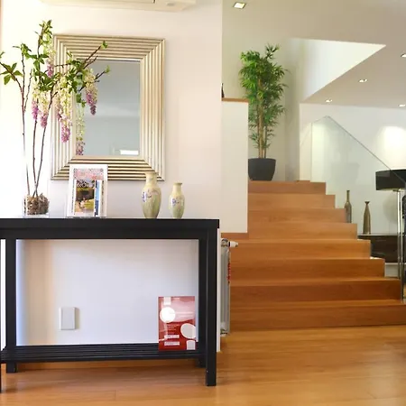 With 4 Bedrooms In With Private Pool Enclosed Garden And Wifi *