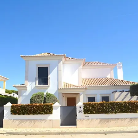 فيلة With 4 Bedrooms In With Private Pool Enclosed Garden And Wifi فارو