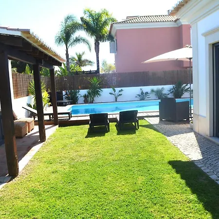 With 4 Bedrooms In With Private Pool Enclosed Garden And Wifi Villa