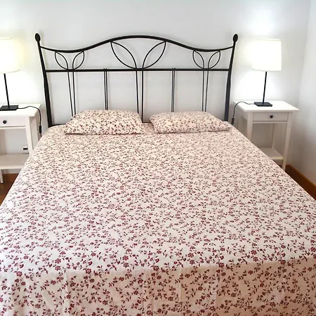 With 4 Bedrooms In With Private Pool Enclosed Garden And Wifi Villa *