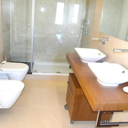 With 4 Bedrooms In With Private Pool Enclosed Garden And Wifi Villa *