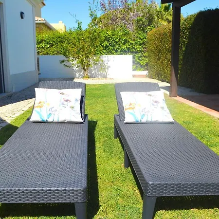 With 4 Bedrooms In With Private Pool Enclosed Garden And Wifi Villa