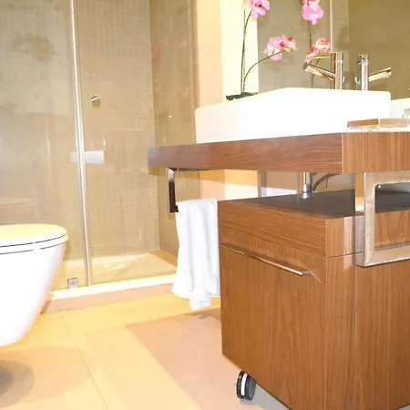 With 4 Bedrooms In With Private Pool Enclosed Garden And Wifi